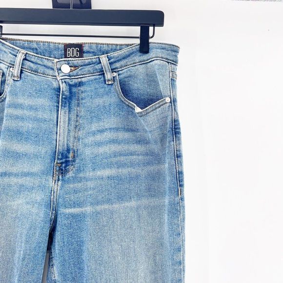 BDG Urban Outfitters Women's Light Wash Girlfriend High Rise Jeans Size 32 - Picture 2 of 6